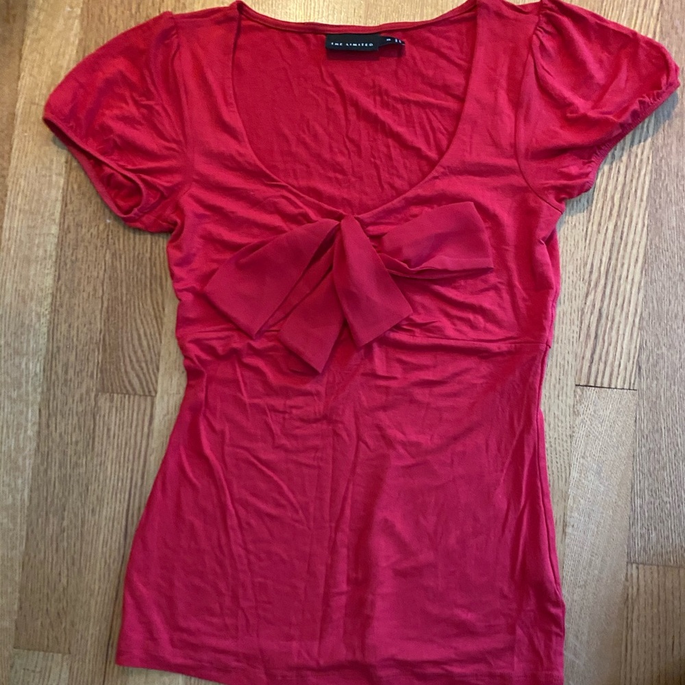 The limited red bow puff sleeve tee xs